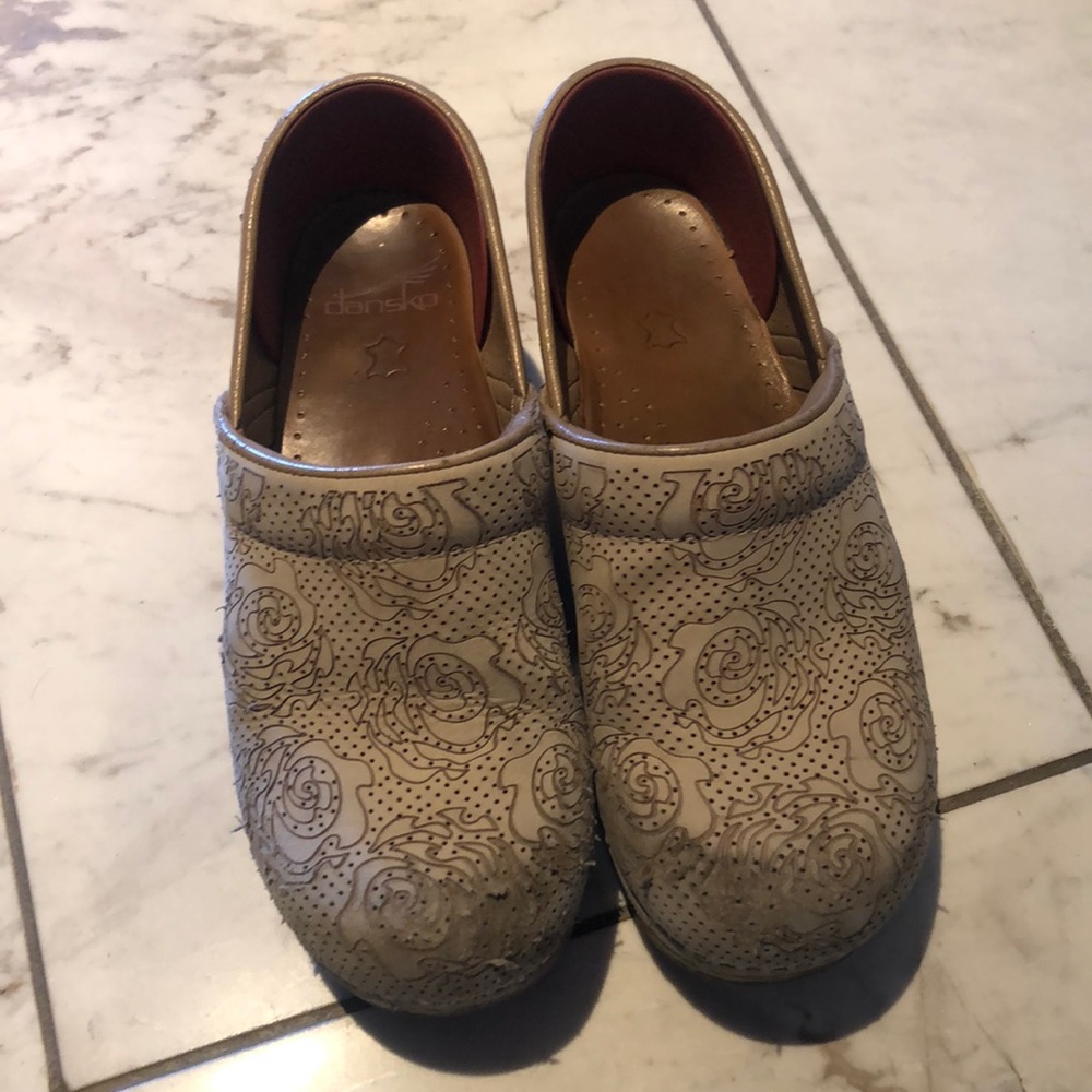Really good condition Danskos. Very comfortable.